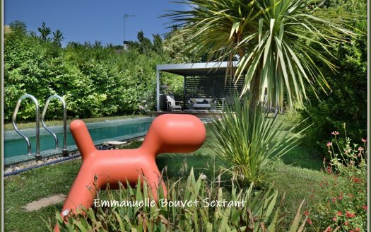 Gorgeous bourgeoise house, close Bergerac, nice spaces, garden, garage, car-port, swimming pool, solarium, access to the river
