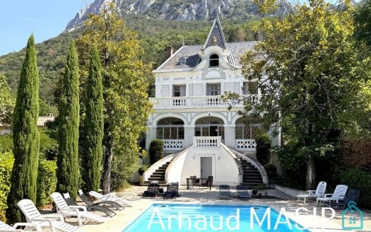 EXCEPTIONAL BELLE EPOQUE PROPERTY WITH POOL, PRIVATE GROUNDS, TERRACES, CASTLE VIEW