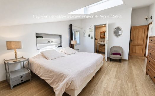 Rare find: Elegant and Charming property