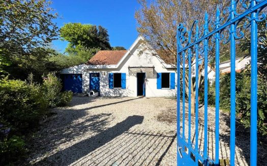 SINGLE-STOREYHOUSE OF 95M² WITH A 505M² GARDEN AND GARAGE