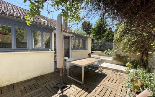 SINGLE-STOREYHOUSE OF 95M² WITH A 505M² GARDEN AND GARAGE