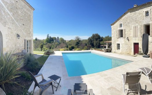 EXCEPTIONAL PROPERTY OF 455 SQM ON A 3,628 SQM PLOT