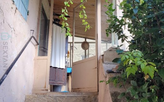 Projet unique à Saumane- Maison +dependances + terrain