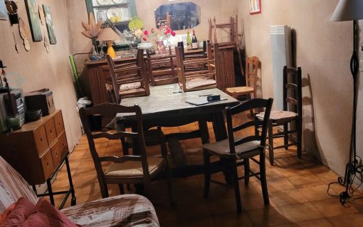 Projet unique à Saumane- Maison +dependances + terrain