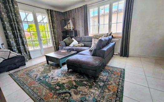 BERGERAC : HOUSE WITH INDOOR POOL