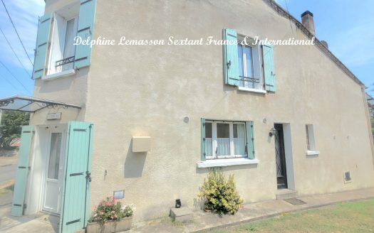 Village property with 4 bedrooms and enclosed garden