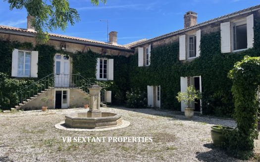 35 minutes from Bordeaux, charming property.1.5 hectares with beautiful residence and outbuildings