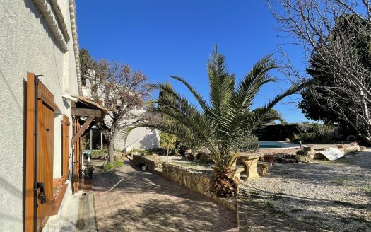 SOUTH OF FRANCE Atypical Villa 230sqm / 1400sqm with Swimming Pool and Breathtaking View of the Etang de Berre