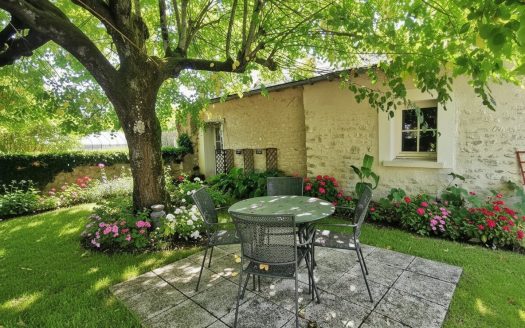 Authentic renovated farmhouse with guest house, workshop and outbuildings