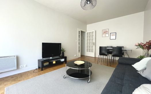 Charming apartment rue Saint-Dominique Paris 7th.