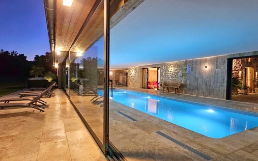 Exceptional Estate – Two Houses, Outbuildings & High End Amenities