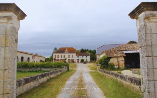 AGRICULTURAL PROPERTY, FORMER HUNTING ESTATE OF 117 HA NEAR JONZAC