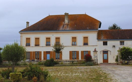 AGRICULTURAL PROPERTY, FORMER HUNTING ESTATE OF 117 HA NEAR JONZAC