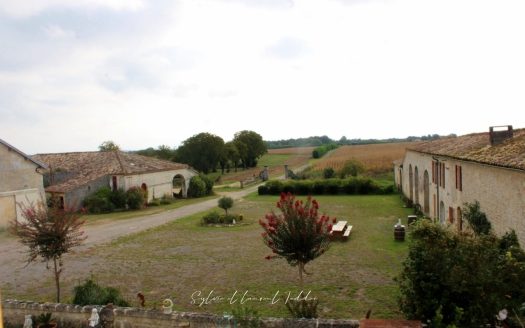 AGRICULTURAL PROPERTY, FORMER HUNTING ESTATE OF 117 HA NEAR JONZAC
