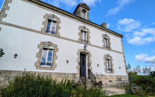 Stunning 4 bedroom bourgeois house in the countryside, with enclosed garden