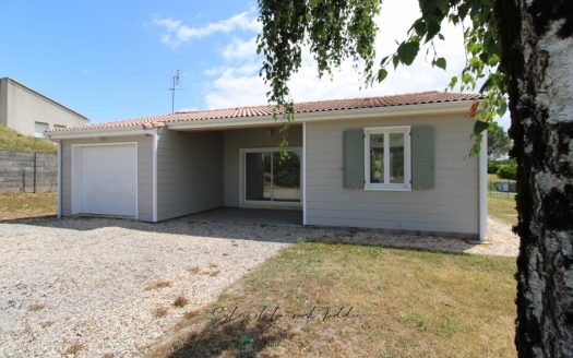 ONE STOREY WOOD FRAME HOUSE