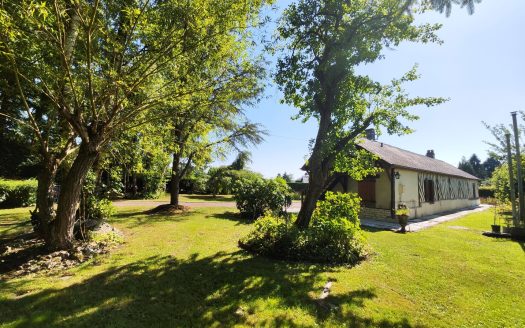 Located in the heart of a small town with all shops, schools and colleges