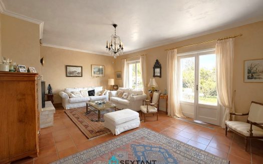 DIVONNE-LES-BAINS (01220) – Propriété d'exception avec vue panoramique sur le Mont-Blanc – 1 249 000 €