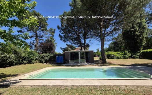 Large countryside property near Bordeaux