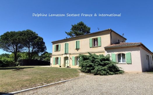 Large countryside property near Bordeaux
