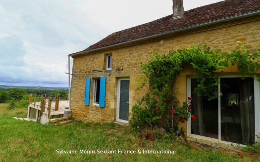Detached stone house, quiet, nature and panoramic views