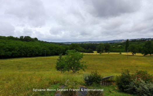 Detached stone house, quiet, nature and panoramic views