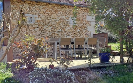 CHARMING HOUSE