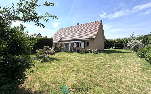 CONTEMPORARY FAMILY HOME OF 155 sqm ON 1,200 sqm OF LAND