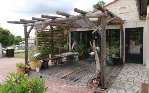 SINGLE-STOREY DETACHED HOUSE