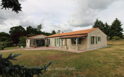 SINGLE-STOREY DETACHED HOUSE