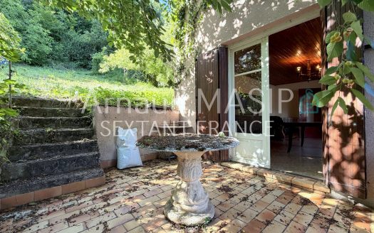 DETACHED 3-BED VILLAGE HOUSE WITH GARDEN, TERRACE AND ADJOINING BARN