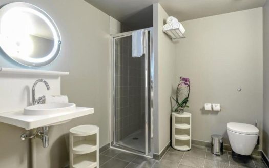 RENTAL INVESTMENT – VELIZY-VILLACOUBLAY – Appart'City Collection Paris Velizy Business Residence – 6% return