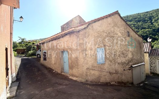 LARGE BARN, SMALL OUTSIDE SPACE, CAR PORT, PLEASANT HAMLET LOCATION