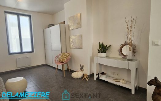 House with single-level living space, garden and beautiful terrace