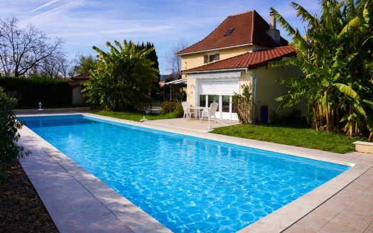 Charming stone country house nestled in the heart of a peaceful natural environment.