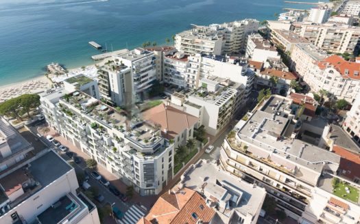 Juan-les-Pins – Prestigious Residence 50 Metres from the Beach