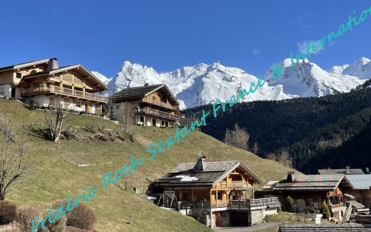Exclusive land in a sunny area