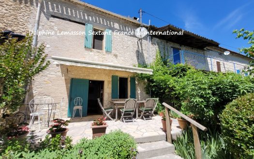 Charming Cottage-Style Home near Duras