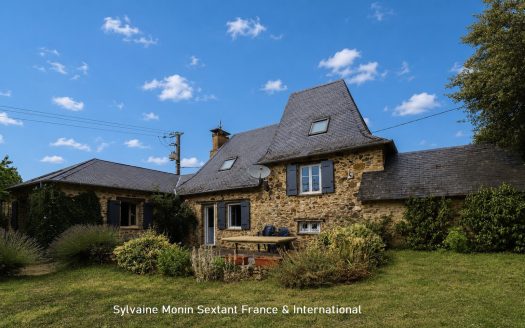 Charming renovated stone house with swimming pool and unobstructed views