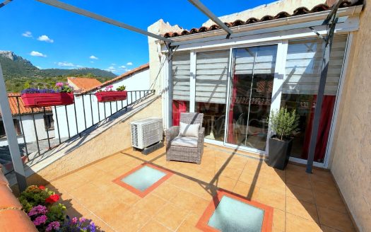 CHARACTERFUL FULLY-RENOVATED VILLAGE HOUSE 90sqm, GARAGE, TERRACE, PLEASANT VIEWS