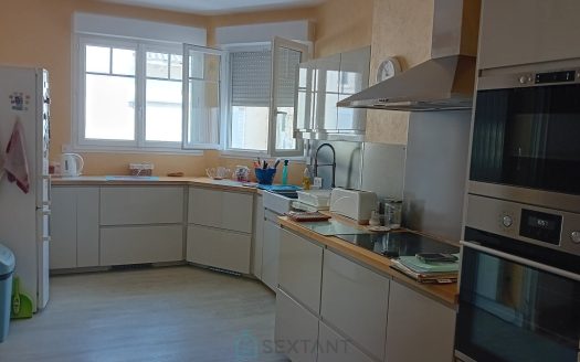 Property 3 bedrooms and large open garden