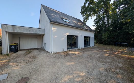 Maison récente quatre chambres et garage, proche centre Vannes et Port