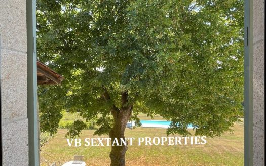 South Gironde, Beautiful renovated country house with panoramic views, outbuildings and swimming pool. 11 hectares