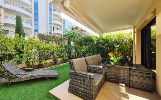 Cannes Palm Beach – 1-Bedroom Apartment with Private Garden – Residence with Swimming Pool