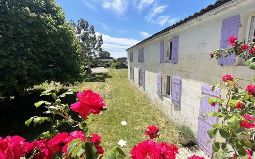 Beautiful property of 325sqm on a plot of 3,660sqm