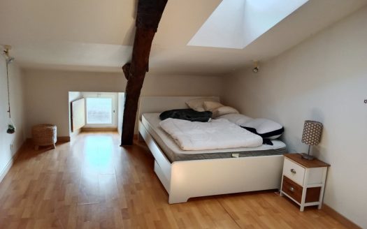 En exclusivité – Maison à usage mixte avec local commercial et appartement loué