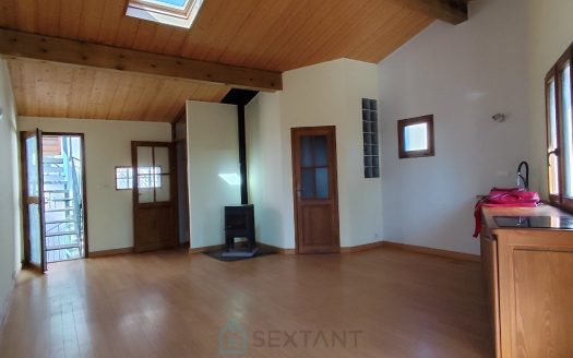 3-Unit Property with Courtyard, Garage and Terrace with View