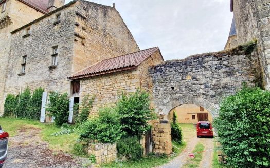 Exceptional Manor House – Former 13th & 15th Century Castle – Saint Pompon (25 km from Sarlat)