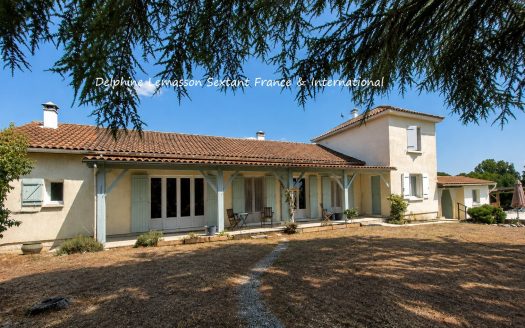 Charming Country Home with private pool and mature garden