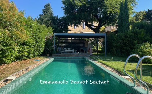 Gorgeous bourgeoise house, close Bergerac, nice spaces, garden, garage, car-port, swimming pool, solarium, access to the river